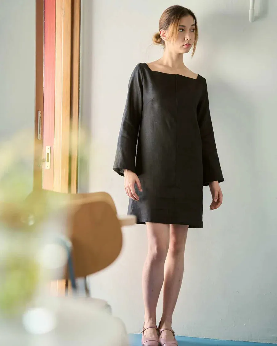 BELL SLEEVE SHIFT DRESS