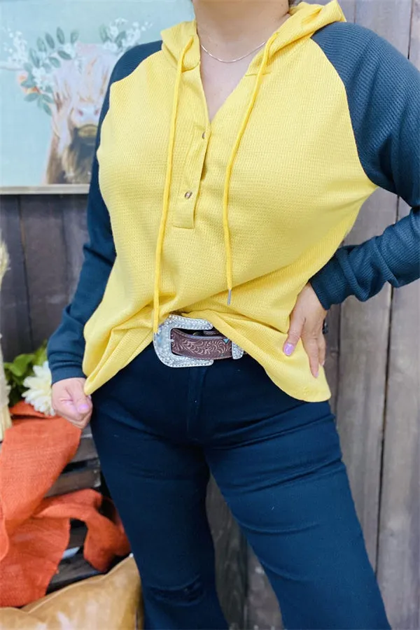 BQ15467 Block yellow&black color knitted fabric hoodie w/string long sleeve women tops