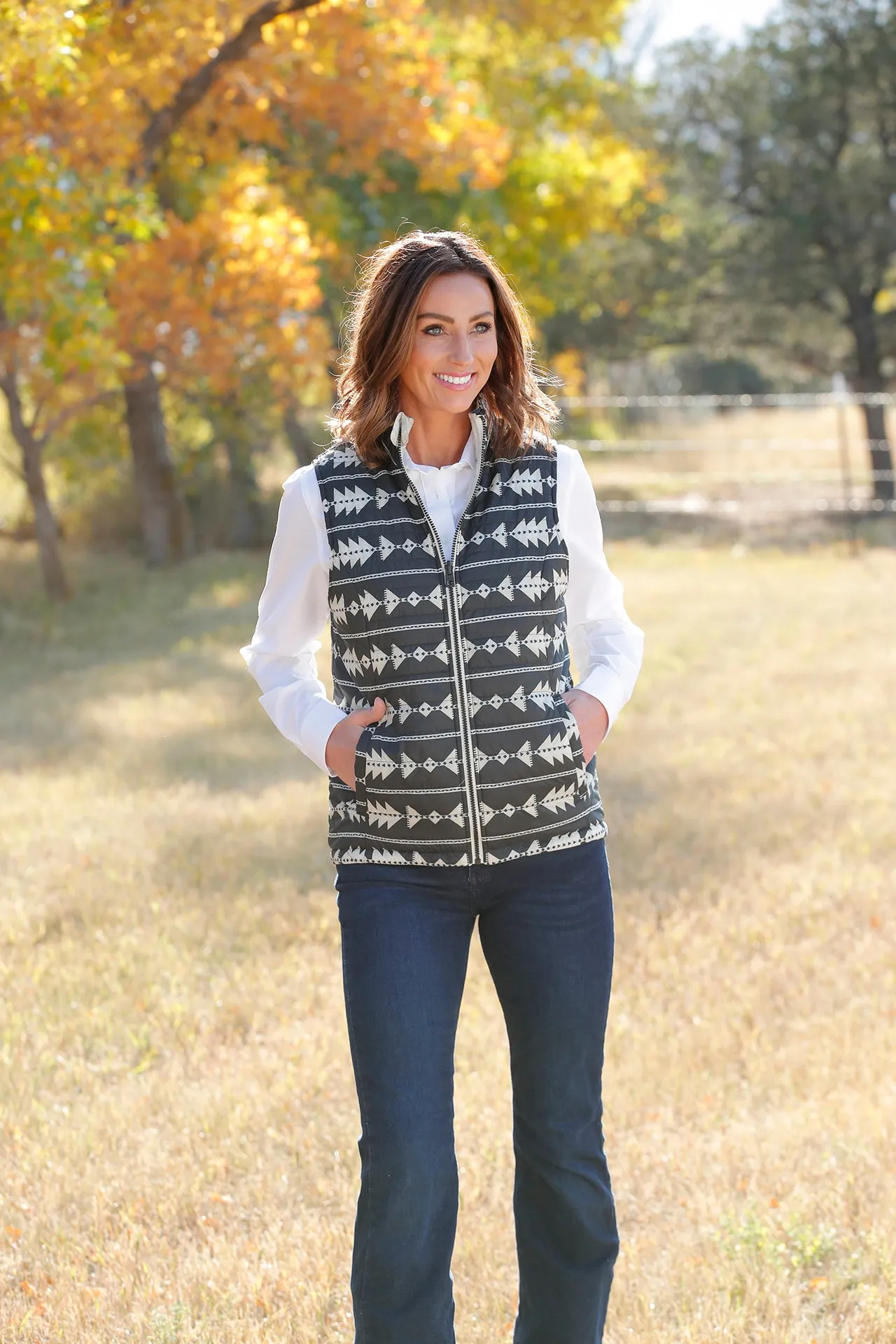 Cinch Women's Black and Cream Reversible Aztec Vest