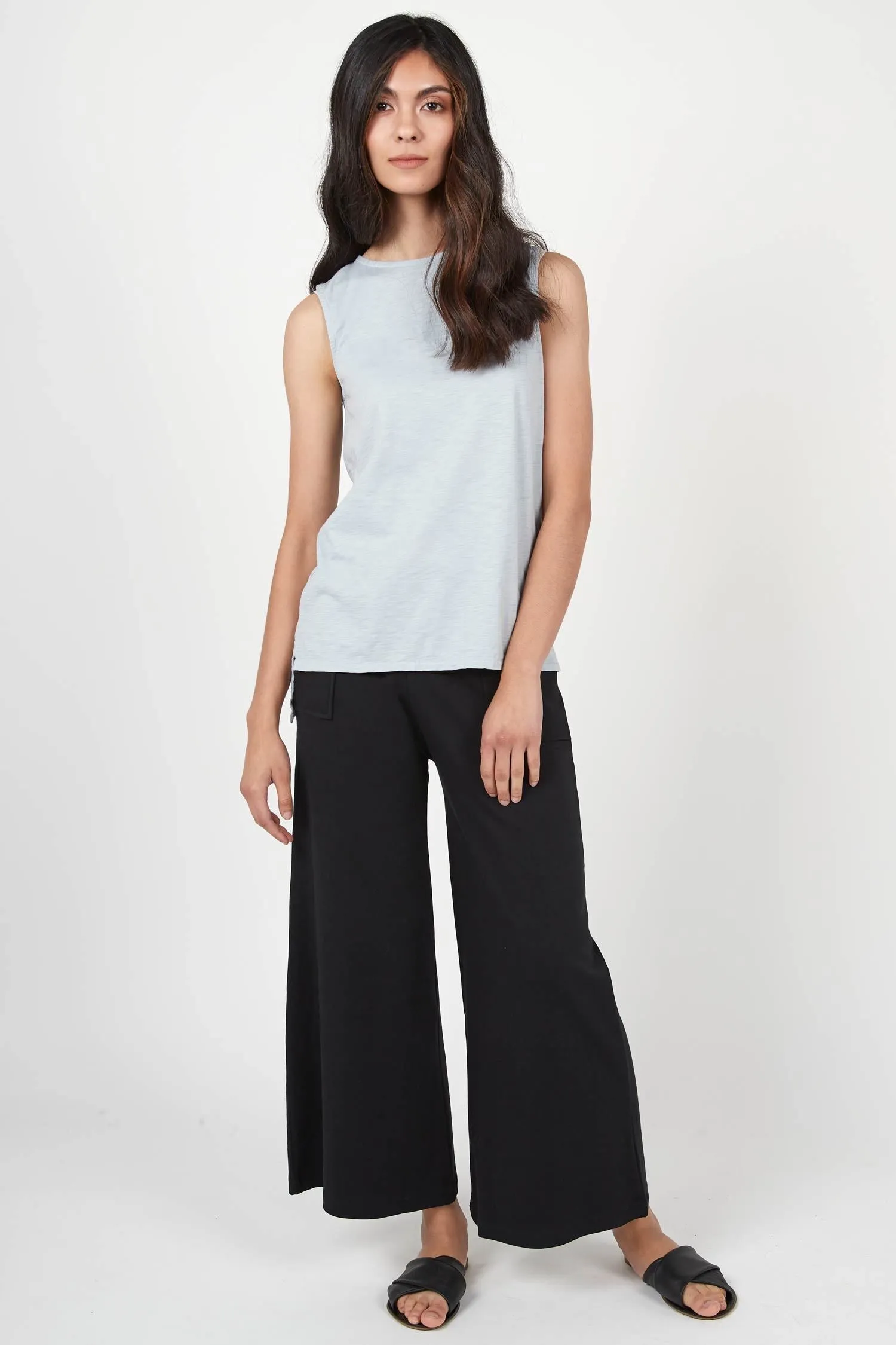 Essential Cropped Wide Leg Pant