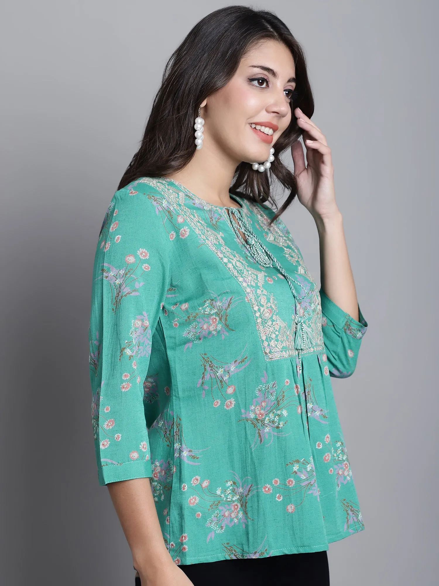 Women's Casual  Green Floral Print Round neck with tie up Top