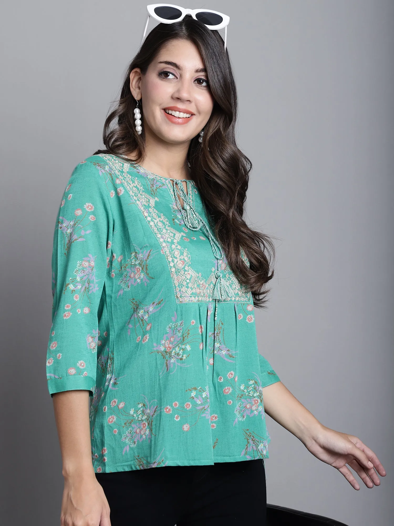 Women's Casual  Green Floral Print Round neck with tie up Top